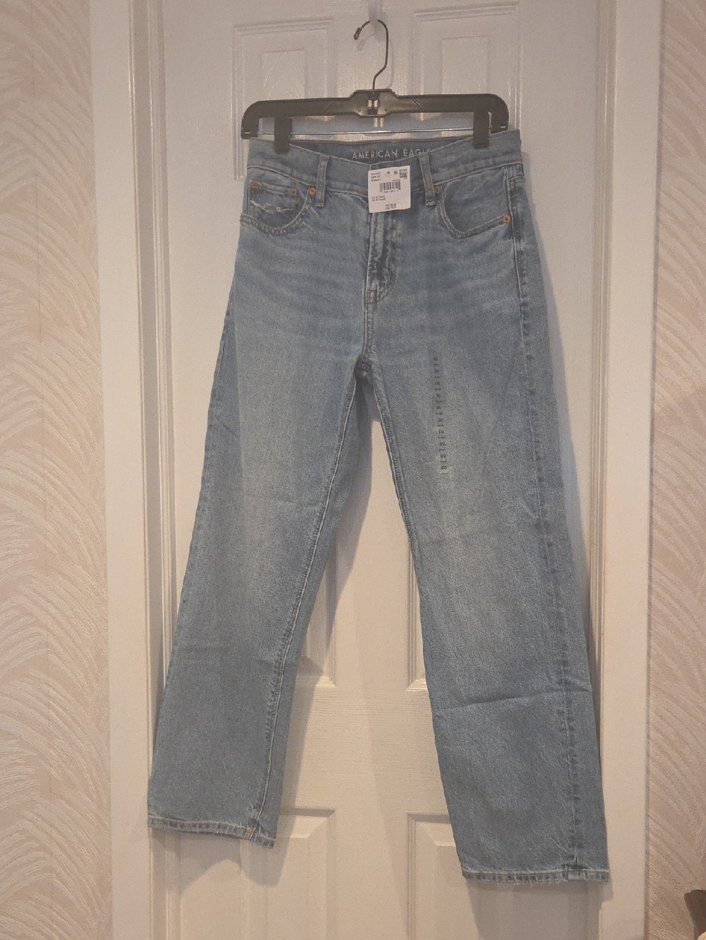 AE Ex-Boyfriend Jeans Size 00 Short 24"W - Brand New With Tags!